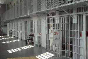 250 заключенных получили отравление