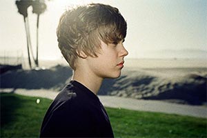 Джастин Бибер призвал ограничить папарацци