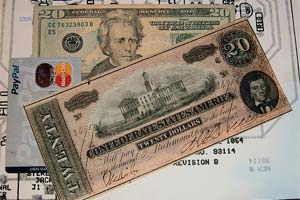 Пластиковые деньги в Канаде - $20