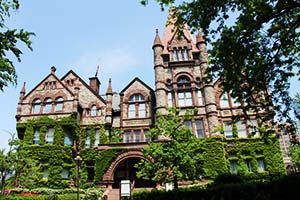 700 задержанных студентов в Квебеке