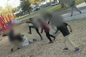 Только один ребенок получил обвинение в избиении девушки