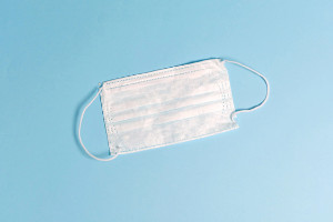 Врачи Торонто призывают вернуть в школах маски