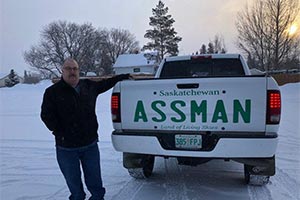 Dave Assman не смог получить номера на машину