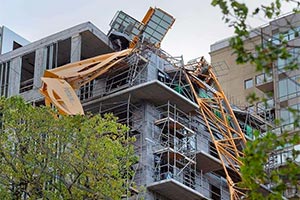 2 миллиона долларов, чтобы убрать упавший кран