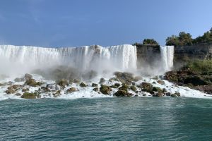 Канадцы накопили 100 миллиардов за время пандемии