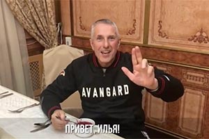 Хоккеисту Торонто Илье Михееву пообещали прислать борщ