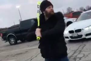 Жителя St. Thomas атаковали с битой