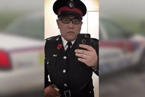 Обвинение за фотографии в полицейской форме