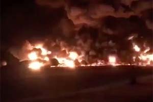 Поезд с нефтью сошел с рельс и загорелся