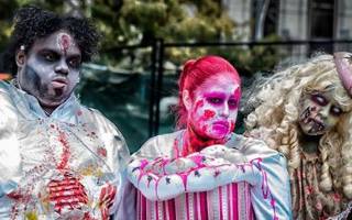 Прогулка с зомби в центре Торонто 2018