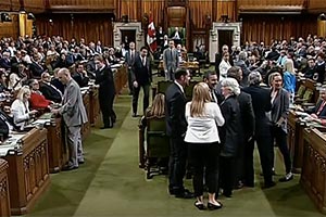 Трюдо ударил женщину в грудь