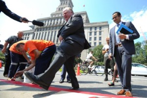 Красные бордюры в Торонто