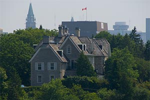 Миллионы налогов за заброшенное премьером здание