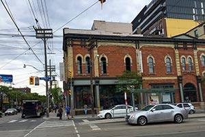 Иммигранты в Онтарио должны селиться за пределами GTA