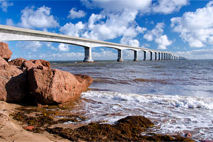 Канадец живет в машине, потому что его не пустили в P.E.I.