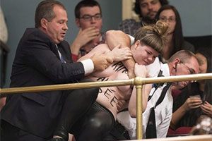 Топлес протест в Квебеке