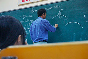 Средний учитель Онтарио зарабатывает более 100 тысяч в год