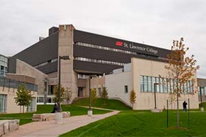 В Онтарио не будет бесплатного образования