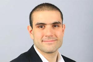 Пролитый напиток стал причиной прекращения выезда вена на пешеходную зону?