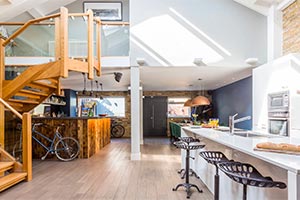 Вечеринка в доме, арендованном через Airbnb