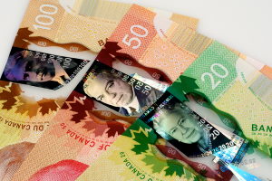 Доходы самых богатых увеличились, а налоги уменьшились