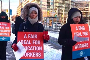 Все начальные школы Онтарио сегодня закрыты на забастовку