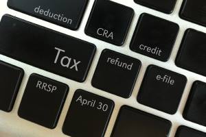 Канаде нужно снижать налоги