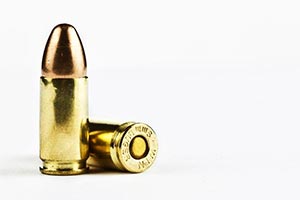 Десятки выстрелов в домах и машине за один вечер