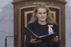 Пожизненная пенсия для Julie Payette в размере $149,484