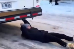 Серфинг на автобусе - Видео