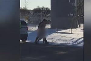 Странная авария с участием голых людей