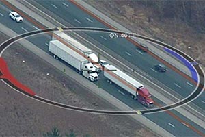 Грузовик на скорости 100 км/ч на минимальной дистанции