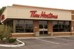 Ребенок 8-ми лет въехал на грузовике в Tim Hortons