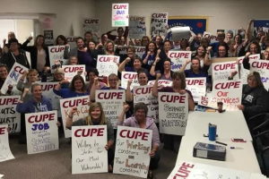 Онтарио договорилось с работниками сферы образования