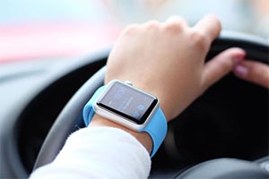 $400 за использование Apple Watch за рулем