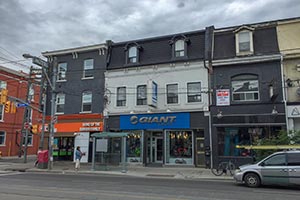 Большинство канадцев не довольны зарплатой