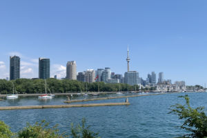 Либералы в борьбе с угрозами экономике Канады