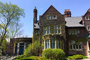 Заявление на спонсорство семьи принимали 11 минут