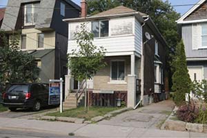 Нежилой дом продали за миллион за два дня