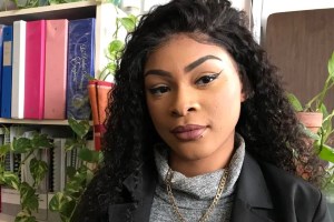 15 тысяч штрафа за запрет носить косички