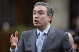 У министра иностранных дел два кредита в китайском банке