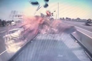 Невероятная авария на 401 трассе