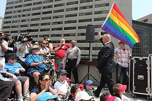 Пойдет ли Форд на гей парад?