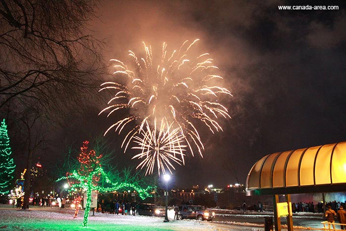 Салют над ниагарским водопадом