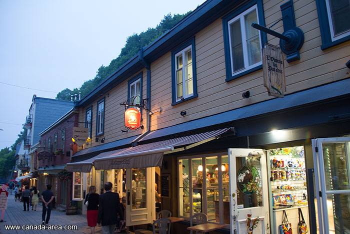 Старинный город Квебек ночью